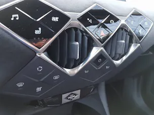 DS Automobiles 3 Crossback 1.2 PureTech 155 Performance Line