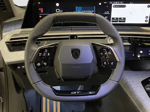PEUGEOT 3008 1.2 Hybrid GT