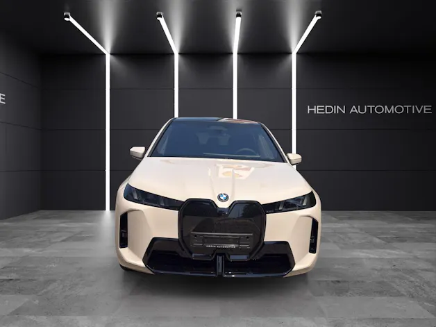 BMW iX xDrive60