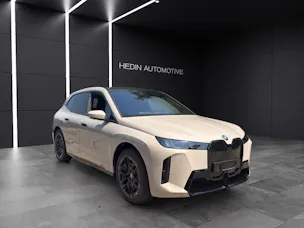 BMW iX xDrive60