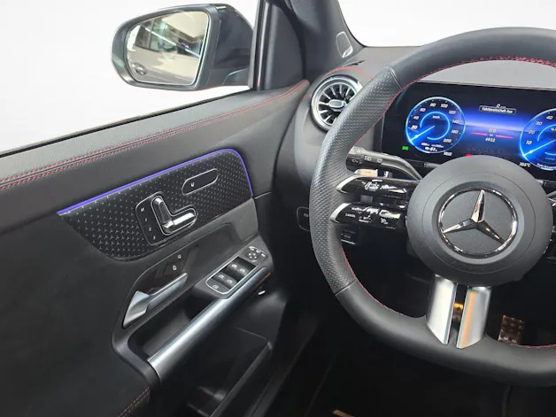 MERCEDES-BENZ EQA 350 4MATIC Excellence AMG Line