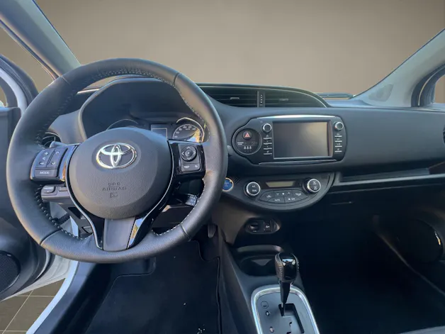 Toyota Yaris 1.5 VVT-i HSD Trend