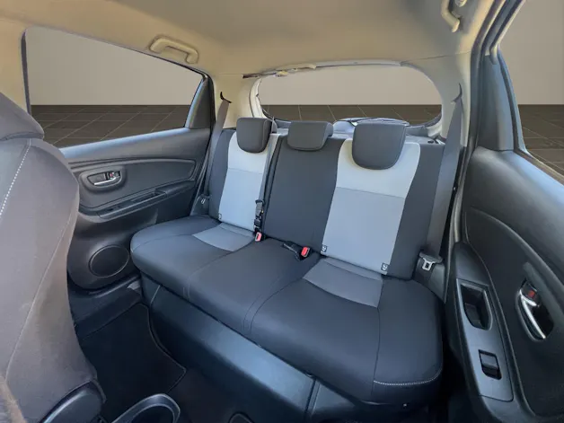 Toyota Yaris 1.5 VVT-i HSD Trend