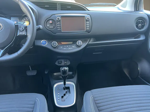 Toyota Yaris 1.5 VVT-i HSD Trend