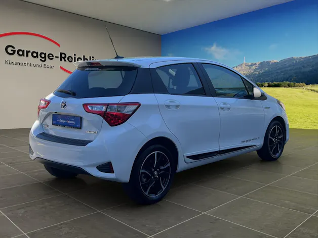 Toyota Yaris 1.5 VVT-i HSD Trend