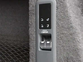 https://vehicle.imgix.net/4413124/174d87ea-a698-4d31-9b7d-8f2e5068a9d3.JPG