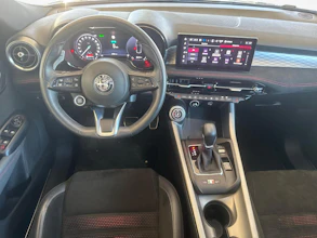 https://vehicle.imgix.net/4413176/2af10ba4-047a-4737-a8fb-e088646dd5f9.jpg