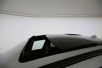 https://vehicle.imgix.net/4413179/e88f9e9b-171c-43e8-8a17-b30280780522.jpg