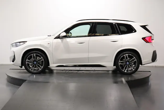 BMW X1 30e xDrive paddles