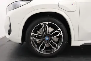 BMW X1 30e xDrive paddles