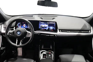 image du véhicule BMW X1 30e xDrive paddles