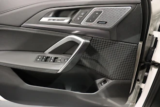 https://vehicle.imgix.net/4413233/945c283c-bfe1-4933-9ea1-daa7c9cf72ae.JPG