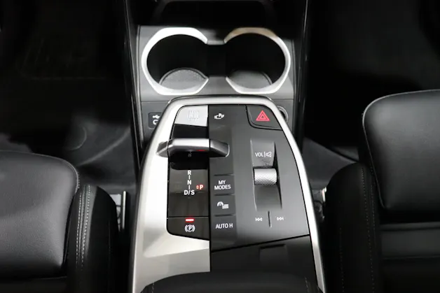 BMW X1 30e xDrive paddles