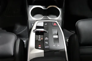 image du véhicule BMW X1 30e xDrive paddles