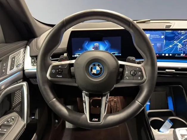 BMW X1 30e xDrive paddles