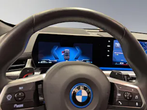 BMW X1 30e xDrive paddles