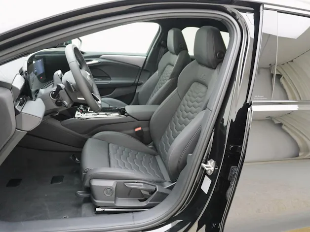 Audi A6 e-tron Avant quattro S line