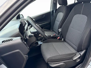 https://vehicle.imgix.net/4413341/702a978a-79b2-49a3-9fda-0d6f61309228.jpg