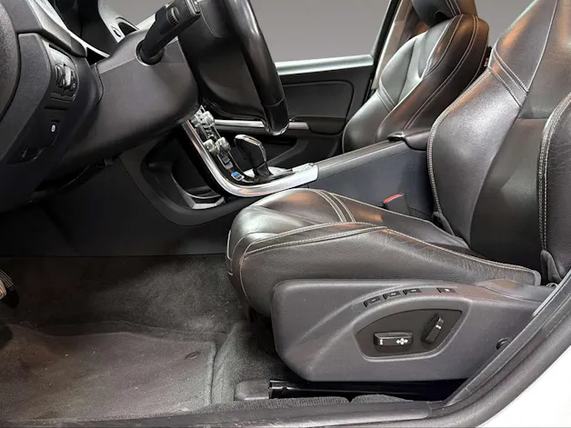 VOLVO V60 2.4 D6 TE Summum Pl.Hyb.