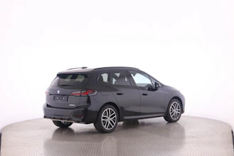 https://vehicle.imgix.net/4413376/5c82e96d-ad72-4e95-90c7-3eacc1174847.jpg