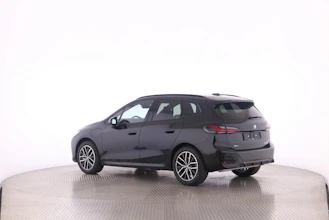 https://vehicle.imgix.net/4413376/ccd9e3e8-e45f-4e8b-8912-b031950e85e9.jpg