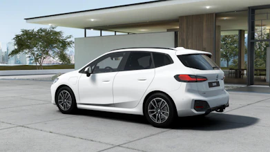 https://vehicle.imgix.net/4413396/d84140e0-82c4-4f9c-8646-bc3bf1052946.jpg