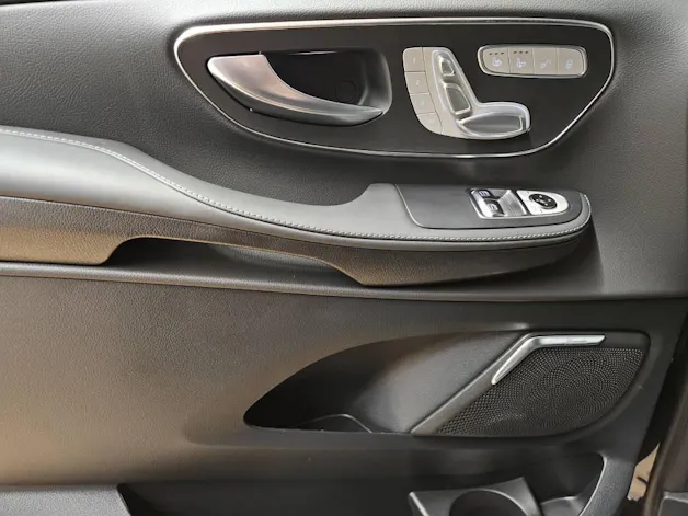 MERCEDES-BENZ V 300 d 4Matic lang Swiss Edition