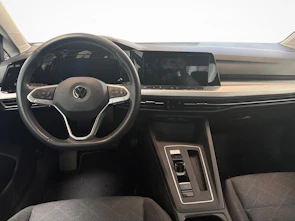 immagine del veicolo VW Golf VIII 1.5 eTSI Life DSG - Ruote invernali incluse