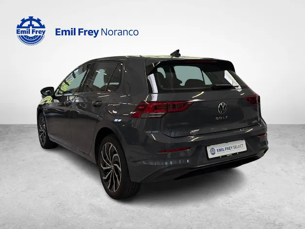 VW Golf VIII 1.5 eTSI Life DSG - Ruote invernali incluse