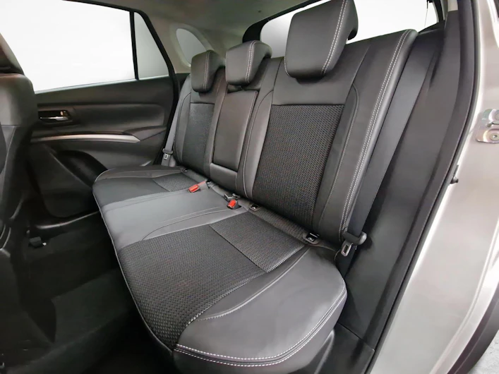 Fahrzeugbild SUZUKI S-CROSS