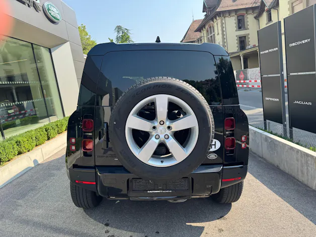 Land Rover Defender 110 3.0 I6 HSE