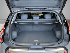 https://vehicle.imgix.net/4413570/4d1c7b6b-5efc-41d7-bb4b-b049d1ada3aa.jpg