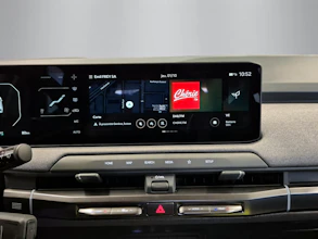 https://vehicle.imgix.net/4413570/d21fa662-1bc2-4315-9e36-b1cda21f74f8.jpg