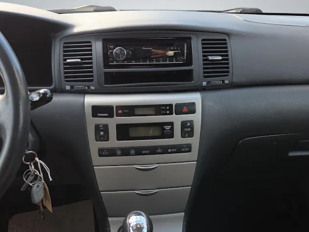 Toyota Corolla 1.6 VVT-i Linea Terra