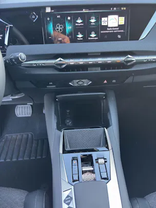 DS Automobiles No4 1.2 Hybrid Pallas
