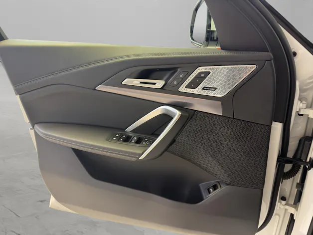 BMW X1 30e xDrive paddles