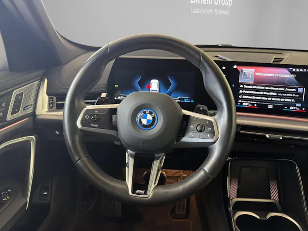 BMW X1 30e xDrive paddles
