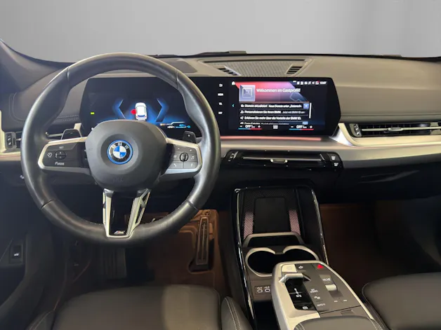 BMW X1 30e xDrive paddles
