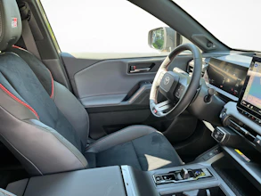 https://vehicle.imgix.net/4413640/1cc843ba-a9df-4bde-b9b7-10c07786098f.jpg