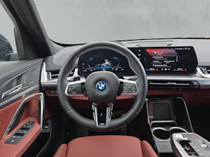 BMW iX1 20 M Sport eDrive U11 (CH) AHK 750KG **100 % électrique**