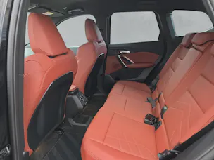 BMW iX1 20 M Sport eDrive U11 (CH) AHK 750KG **100 % électrique**