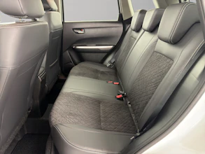 https://vehicle.imgix.net/4413667/c0854063-46e7-444e-8176-d7387a6ddcc5.jpg