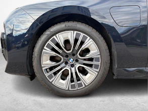 https://vehicle.imgix.net/4413709/3f98368d-22a1-4f4a-baa5-6749eb10a91e.jpg