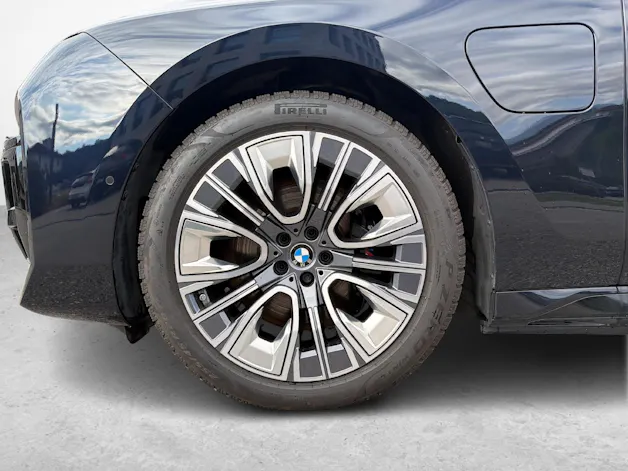 BMW M760e xDrive