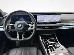 BMW M760e xDrive