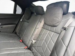 https://vehicle.imgix.net/4413709/cde2d023-3129-41c9-a444-aec55b8e2d75.jpg