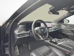 BMW M760e xDrive