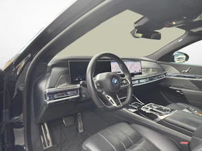 immagine del veicolo BMW M760e xDrive