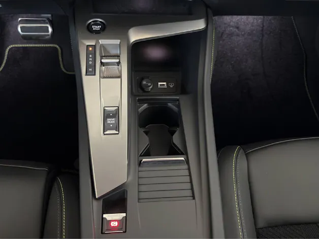 Peugeot 408 1.2 Hybrid GT Demo