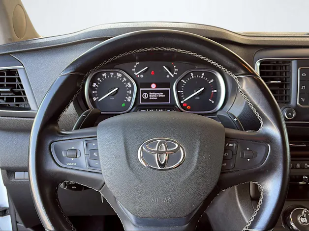 Toyota PROACE Verso L1 2.0 D Trend inkl. Standheizung und Anhängerkupplung